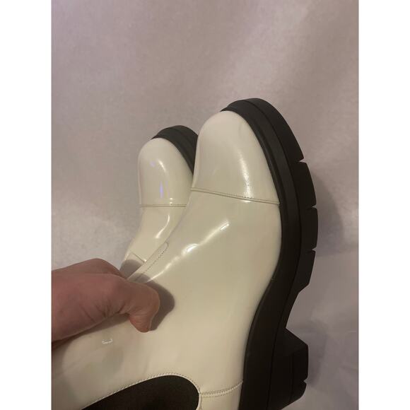Stuart Weitzman | Shoes | Stuart Weitzman Dylan Chelsea  Stuart Weitzman Leather Chelsea Bootie Oak White Women\'s Size 9.5 C Lug Sole